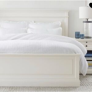 Pottery Barn White Duvet and x2 pillow shams